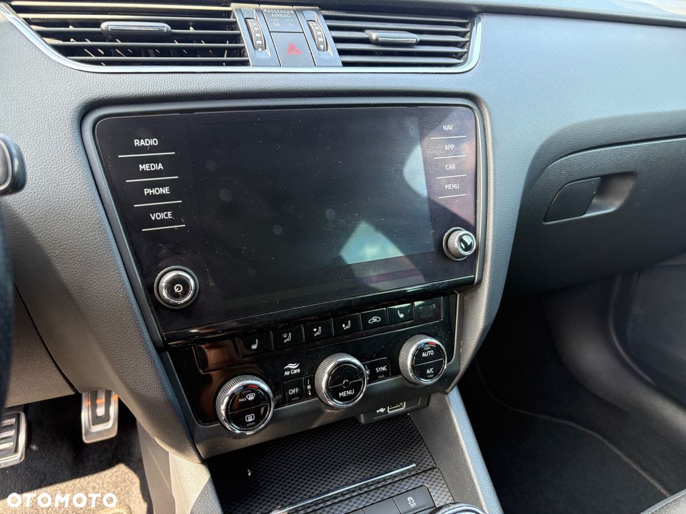 Skoda Octavia 2.0 TSI RS - 29