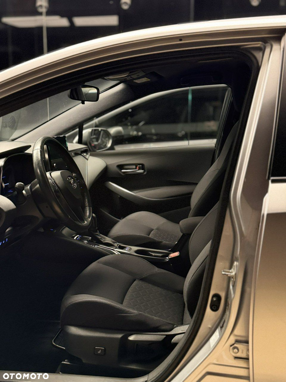 Toyota Corolla - 12