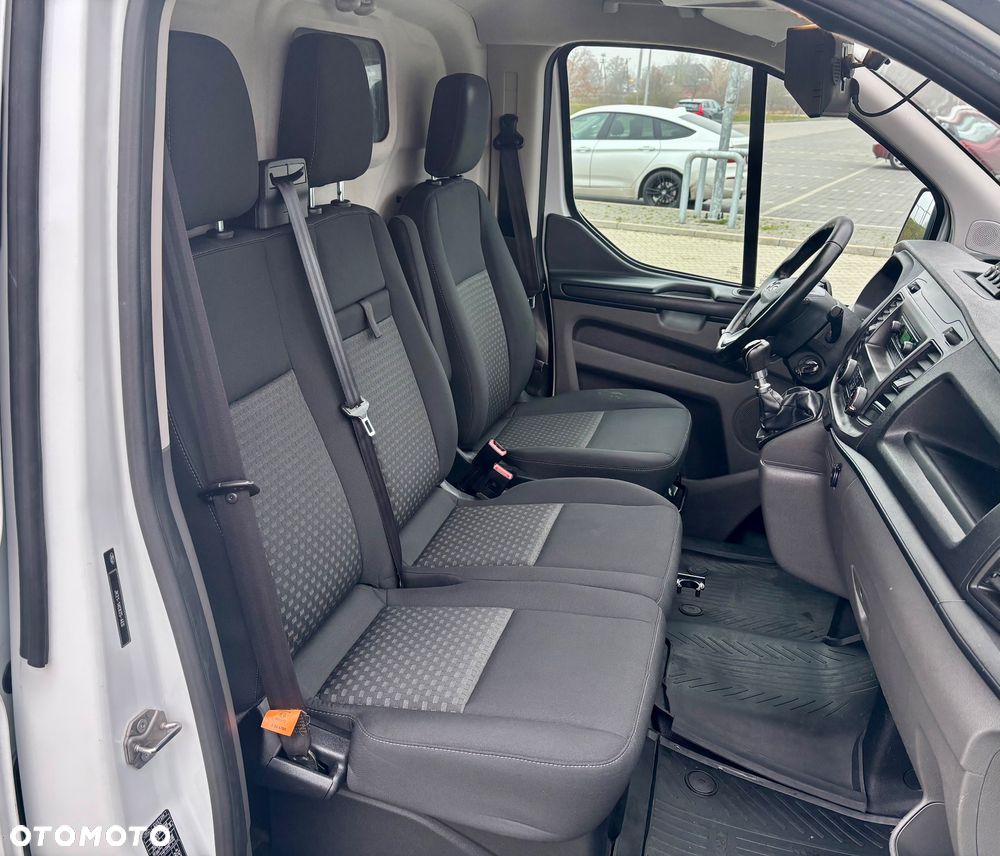 Ford Transit Custom - 13