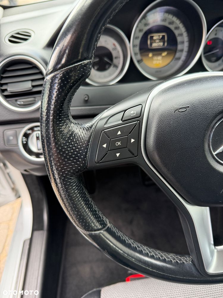 Mercedes-Benz Klasa C 180 CGI BlueEff Avantgarde - 12