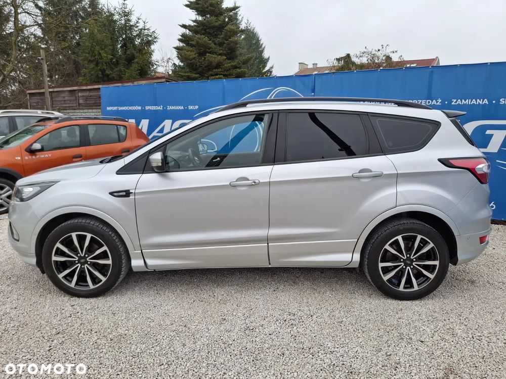 Ford Kuga 1.5 EcoBoost 2x4 ST-Line - 9