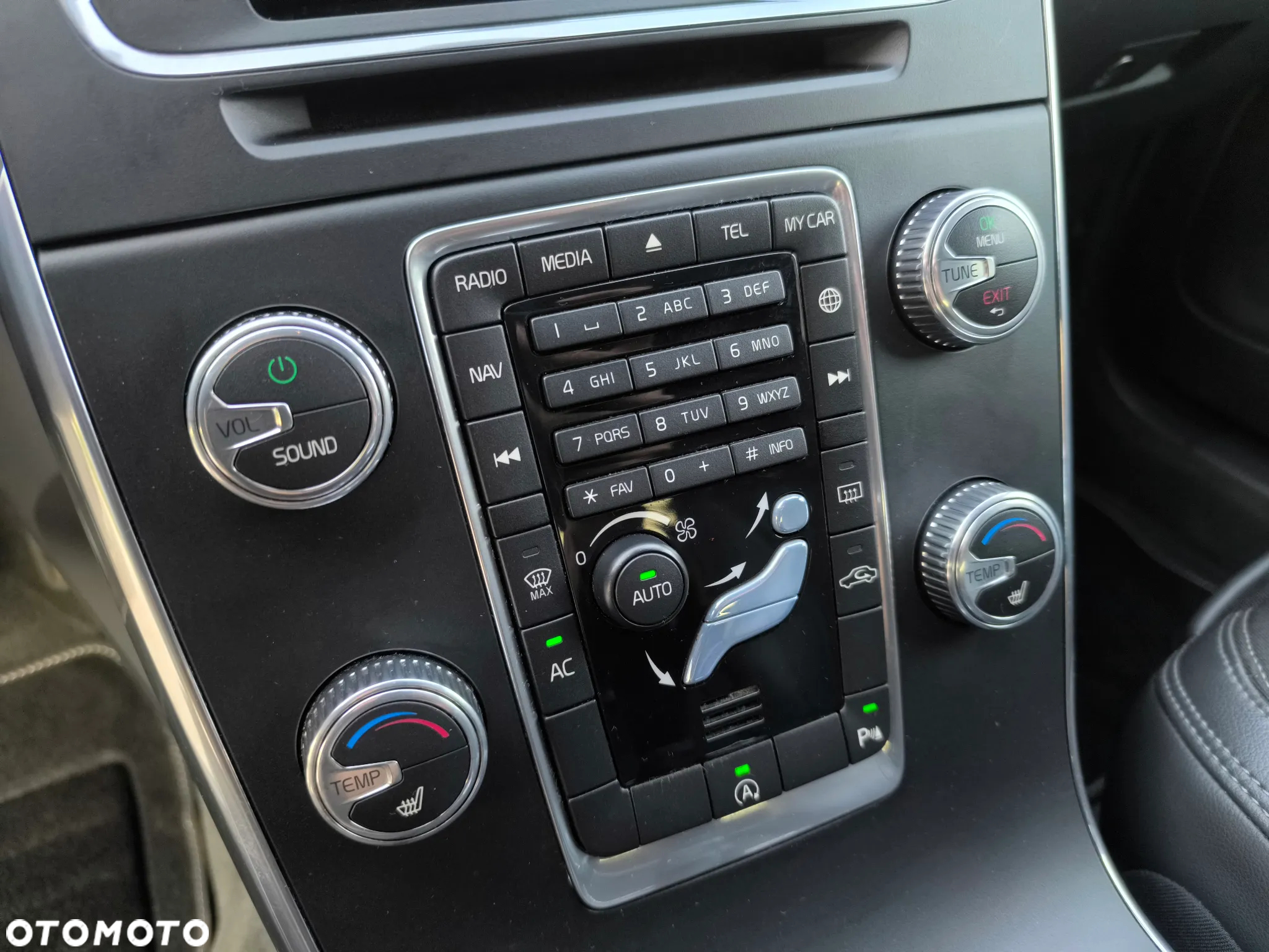 Volvo V60 Cross Country D3 Momentum - 30