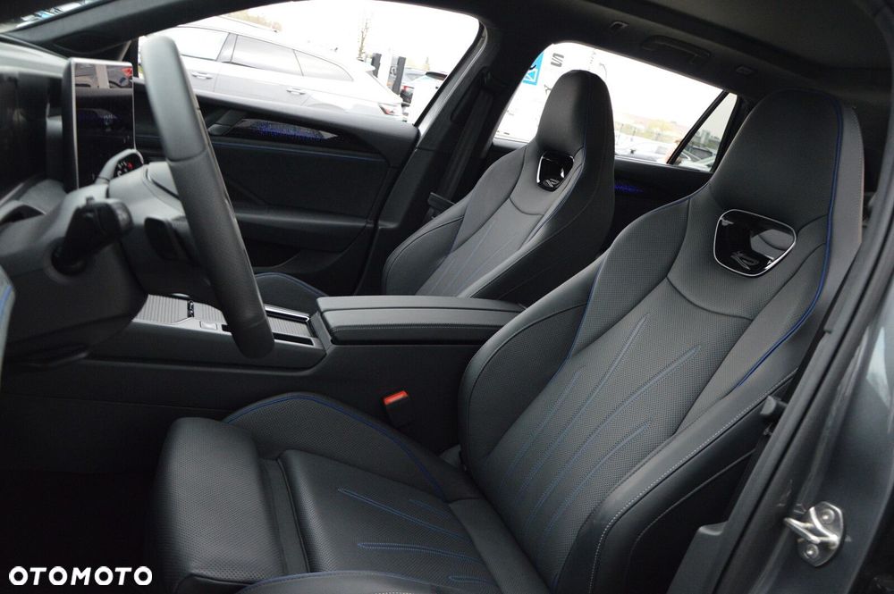 Volkswagen Passat Variant - 11