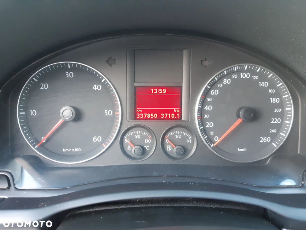 Volkswagen Jetta 2.0 TDI Comfortline - 12