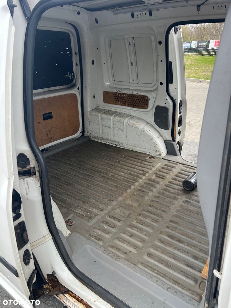 Volkswagen Caddy - 9