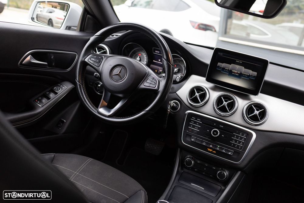 Mercedes-Benz CLA 200 d Shooting Brake Urban Aut. - 2