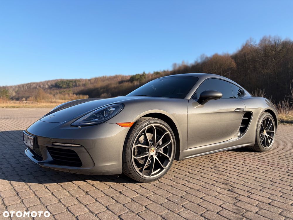 Porsche Cayman - 1
