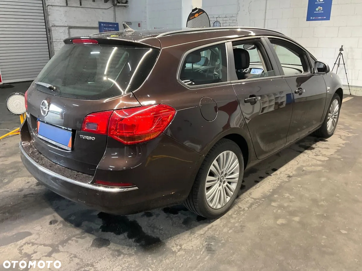 Opel Astra 1.4 Turbo Exklusiv - 10