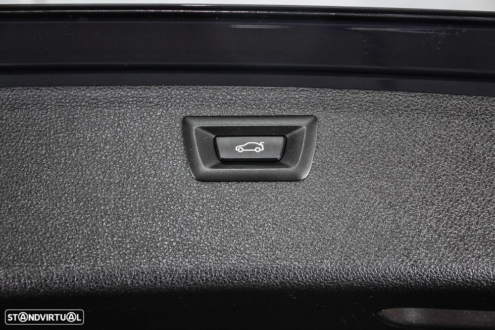 BMW 320 d Auto Pack M - 37