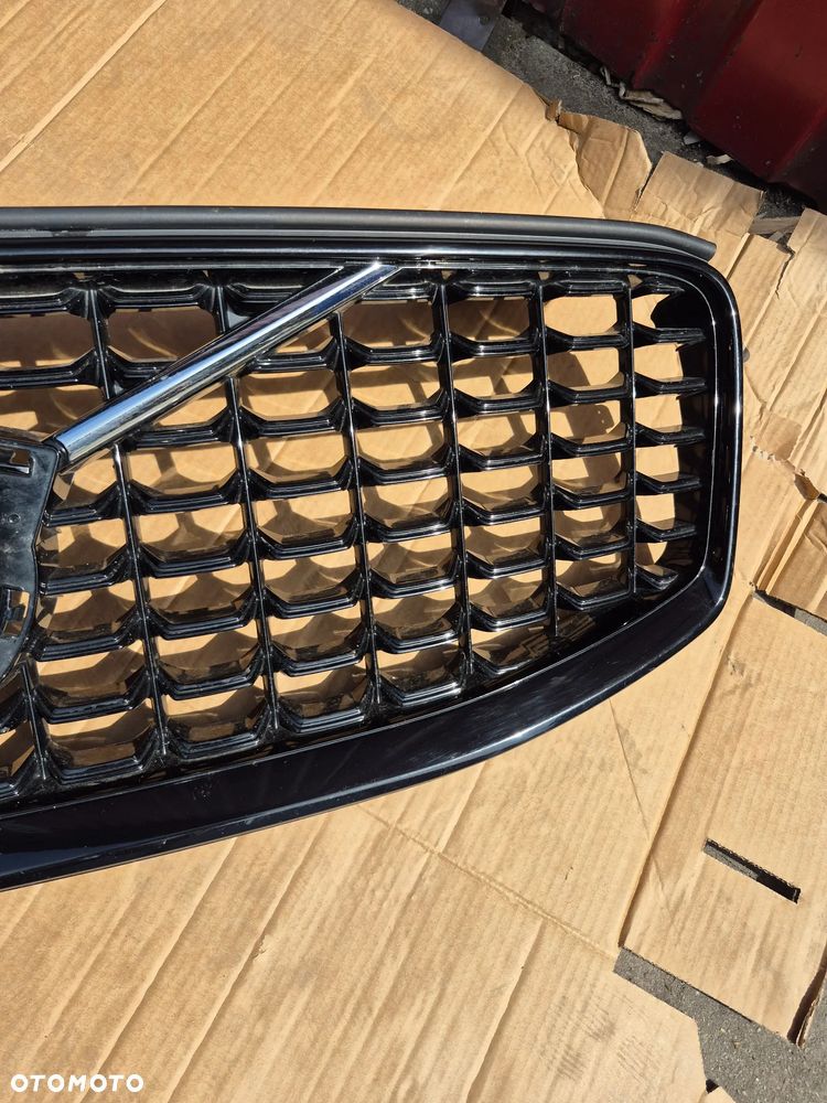 Volvo XC60 II R-design grill atrapa 32291026 - 2