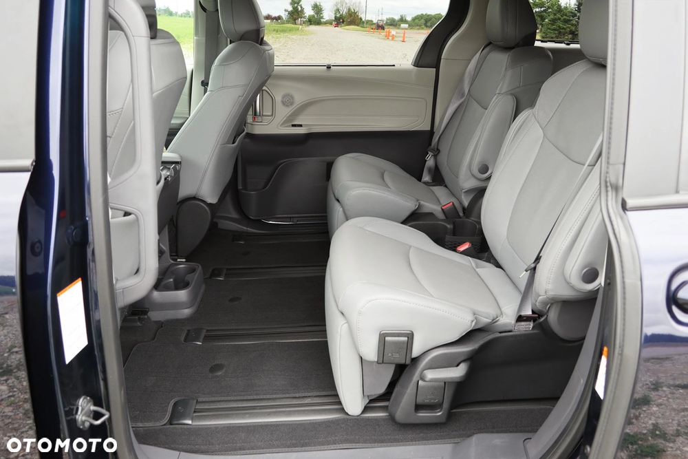 Toyota Sienna - 24