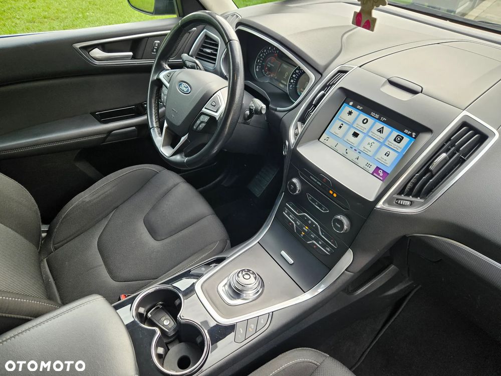 Ford S-Max - 8