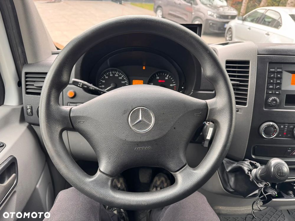 Mercedes-Benz SPRINTER SREDNIAK KLIMATYZACA - 32