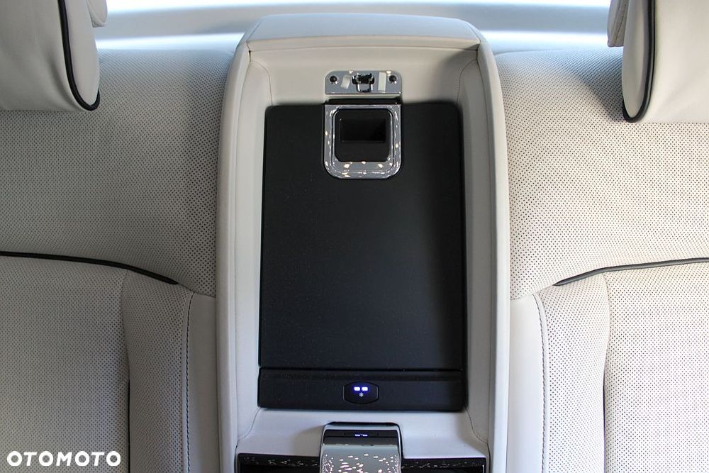 Rolls-Royce Phantom Standard - 35