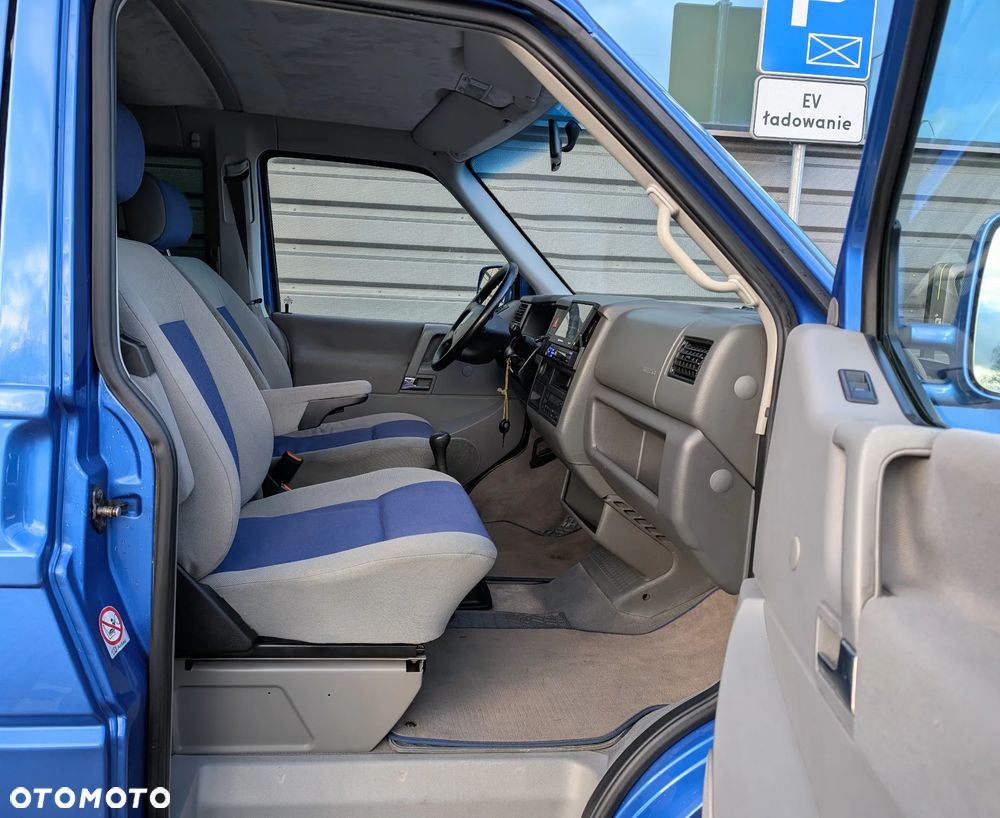 Volkswagen Multivan - 7