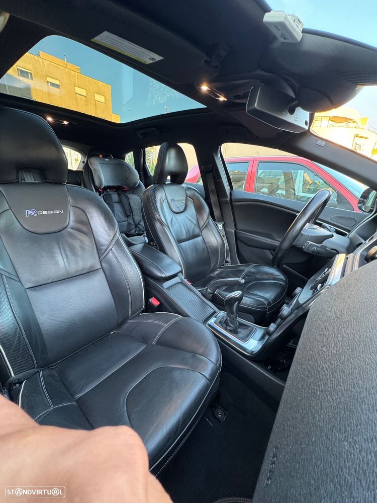 Volvo V40 D2 R Design - 10