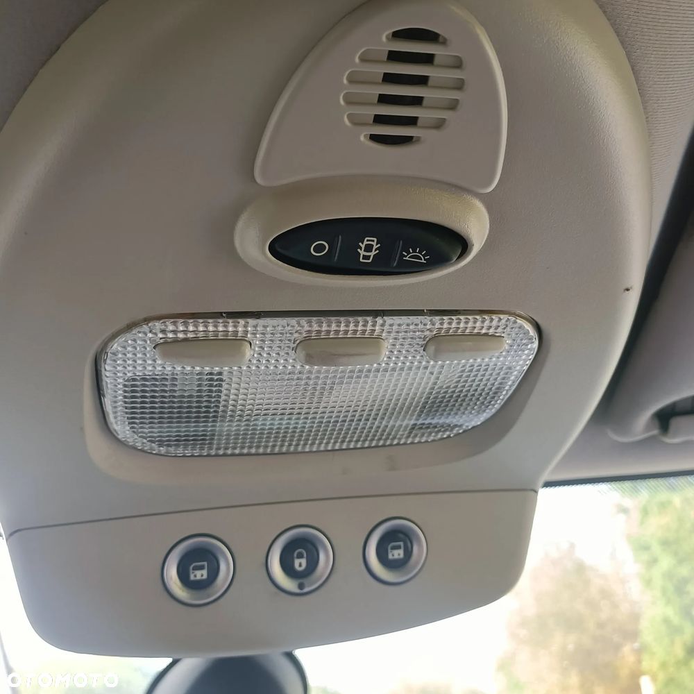 Citroën C8 2.2 Exclusive - 27