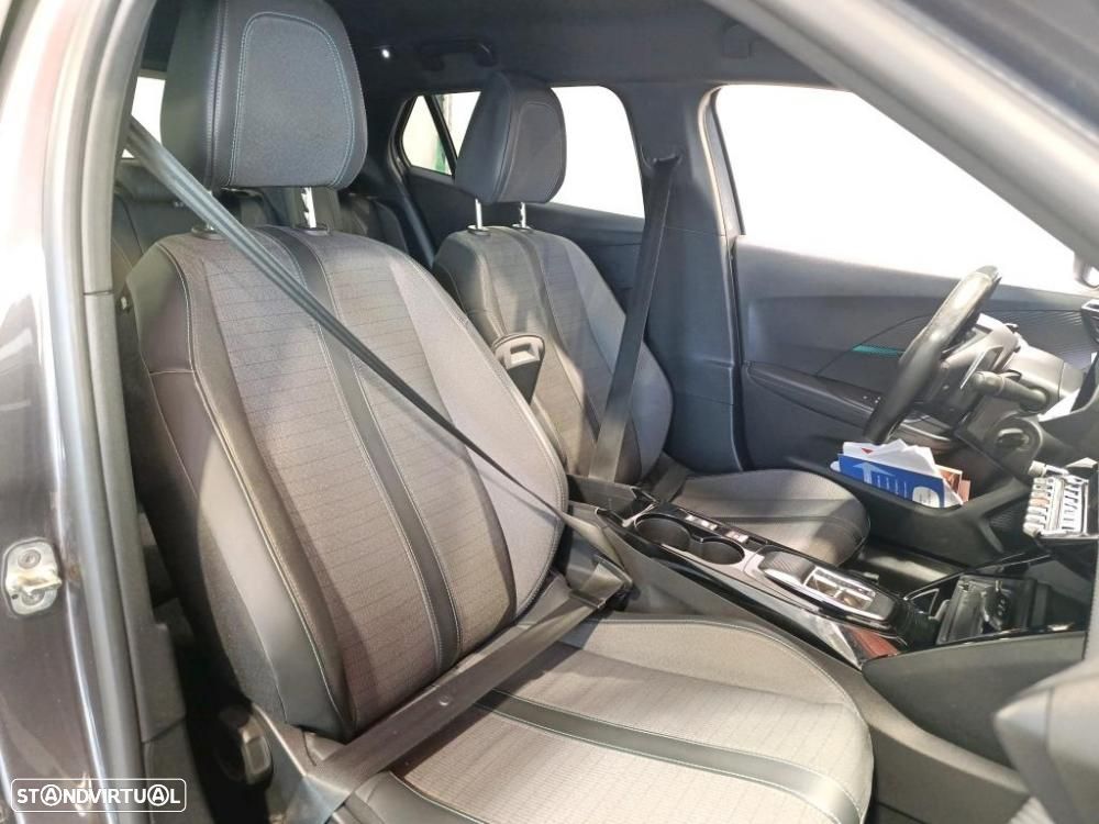 Peugeot 2008 1.5 BlueHDi Allure EAT8 - 4