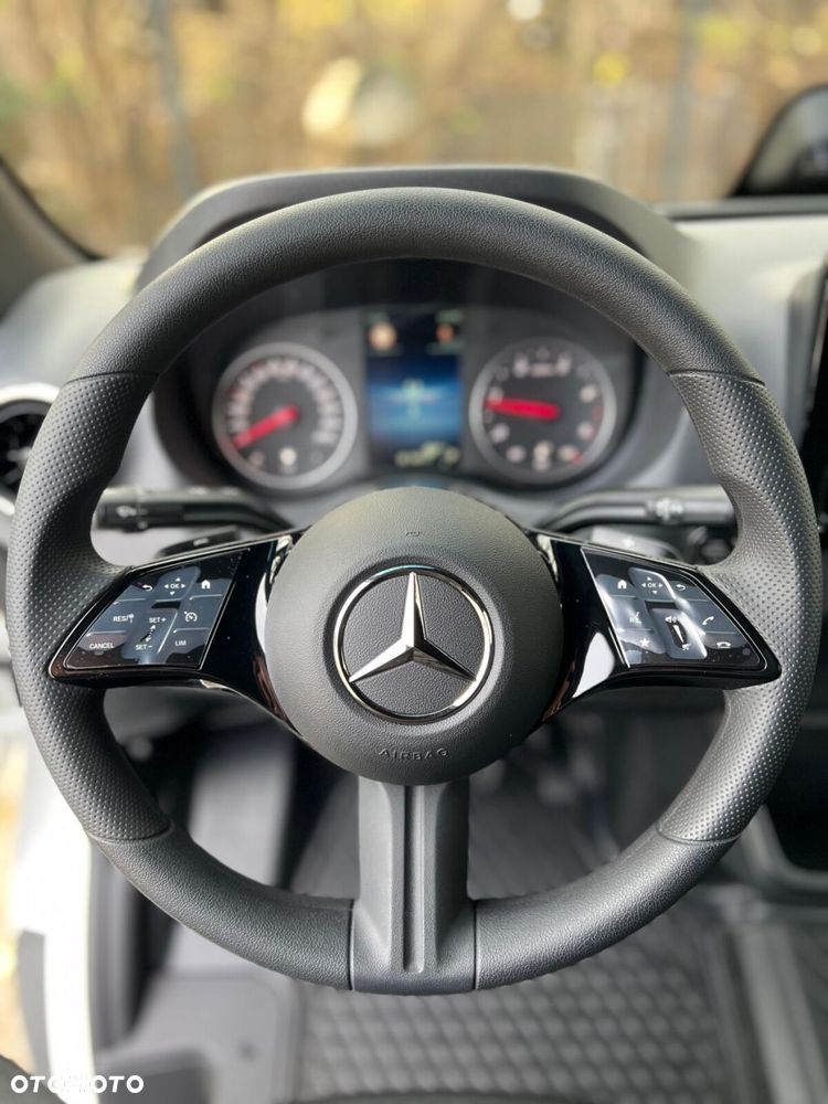 Mercedes-Benz Sprinter Sprinter - 12