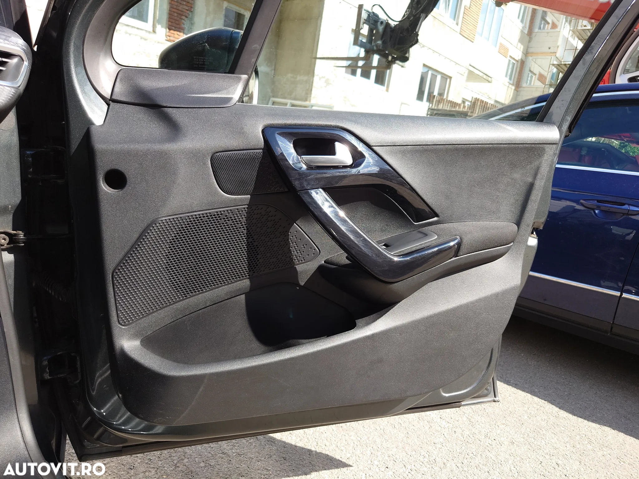 Peugeot 208 1.2 L PureTech Allure - 32