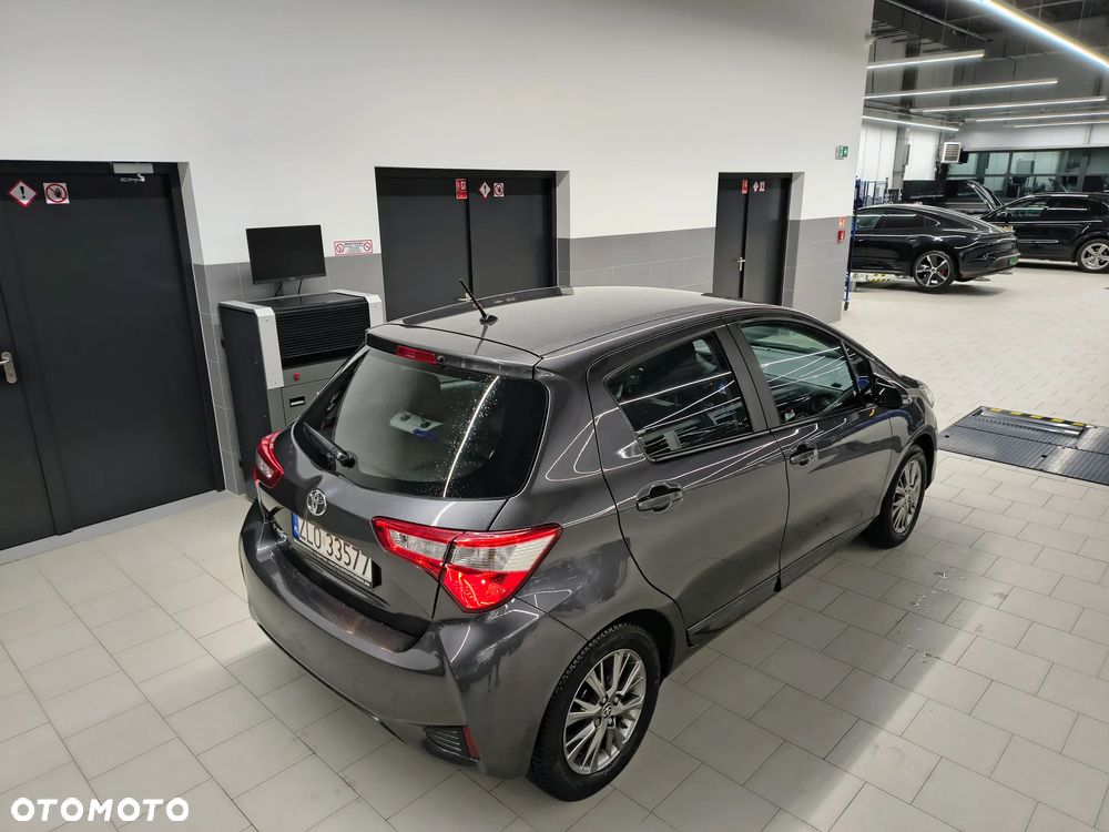 Toyota Yaris - 12