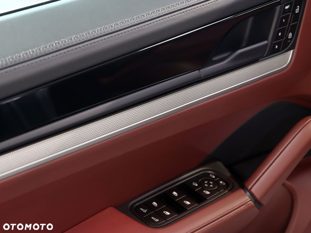 Porsche Cayenne S - 23