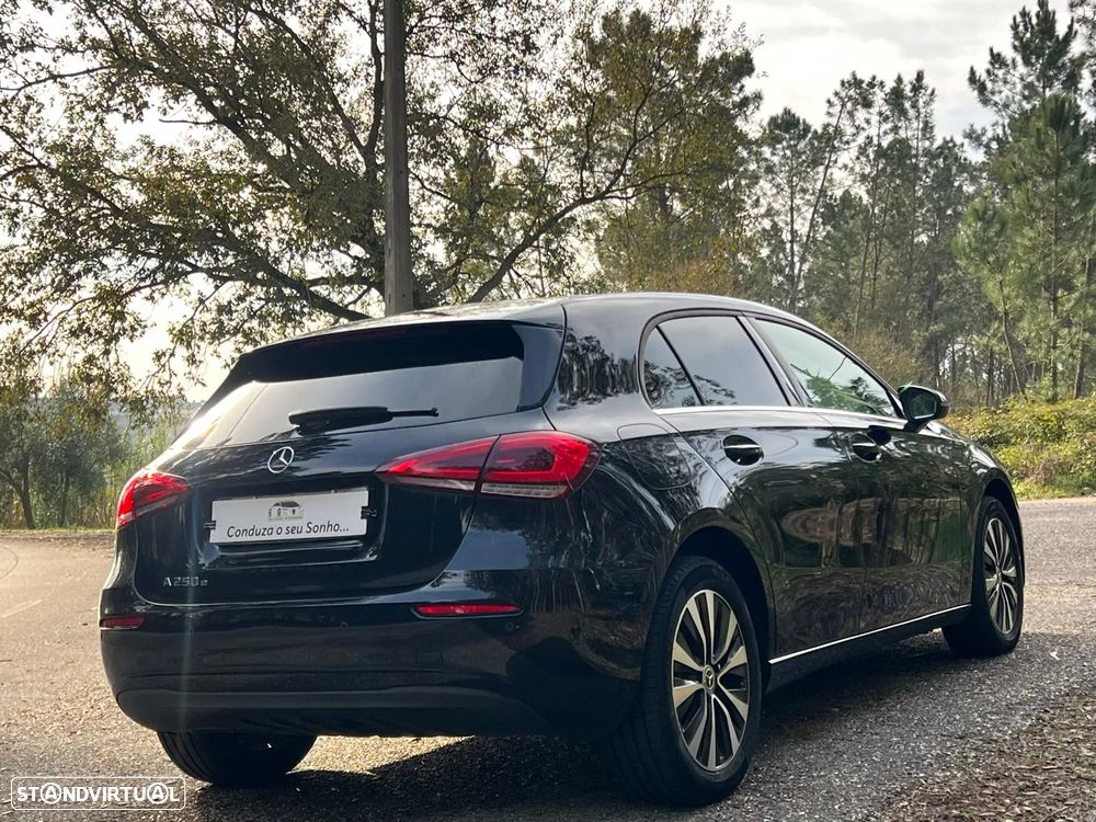 Mercedes-Benz A 250 e Progressive - 8