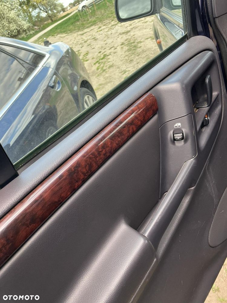Jeep Grand Cherokee - 26