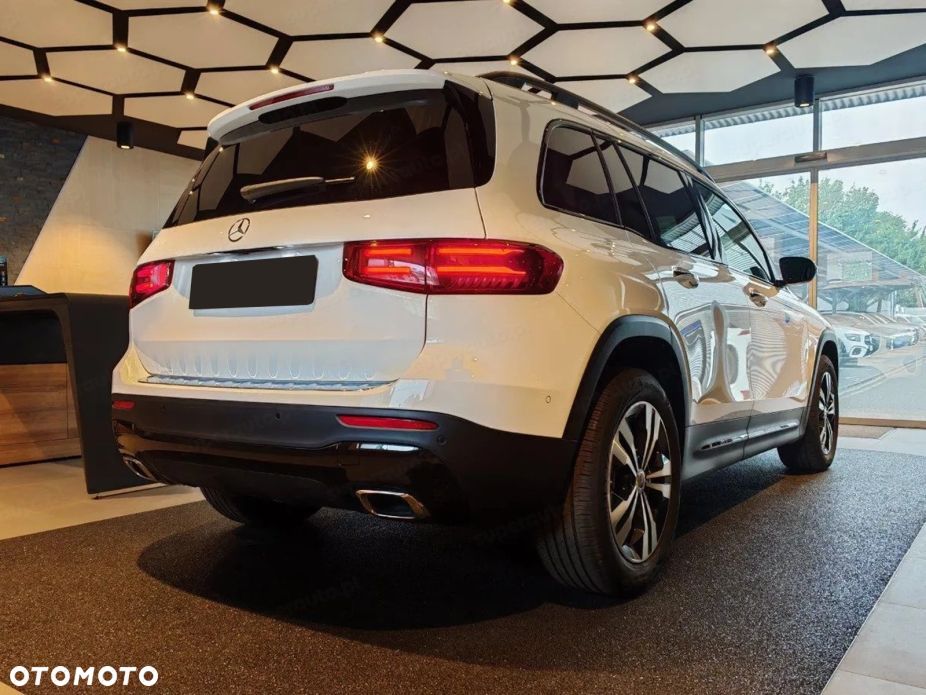 Mercedes-Benz GLB - 6