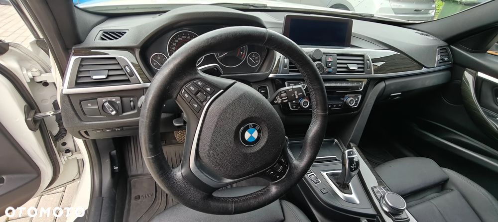 BMW Seria 3 330i xDrive Edition Luxury Line Purity - 23