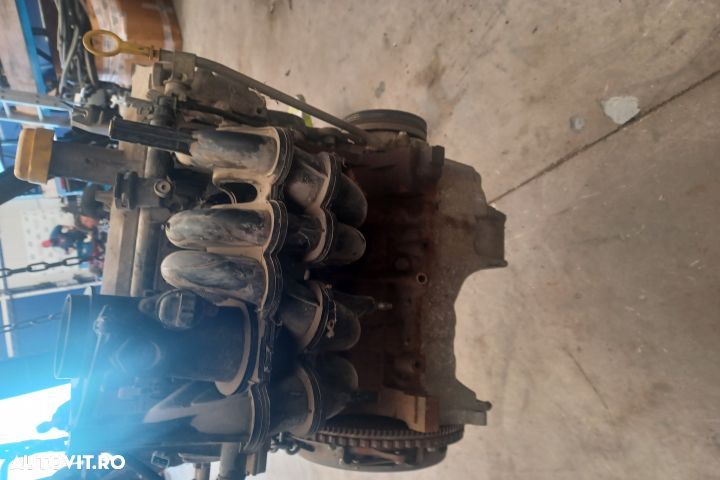 Motor fara anexe 1.6B Dacia Logan 1 [2004 - 2008] Sedan 1.6 MT (87 hp - 7