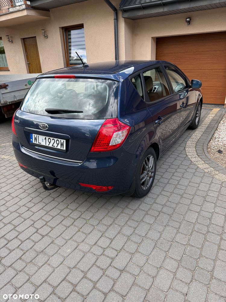 Kia Ceed - 4