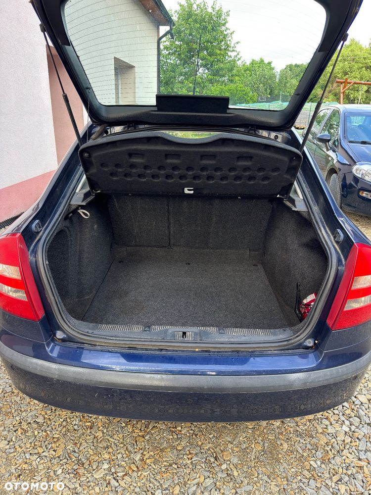 Skoda Octavia 1.6 Classic - 12