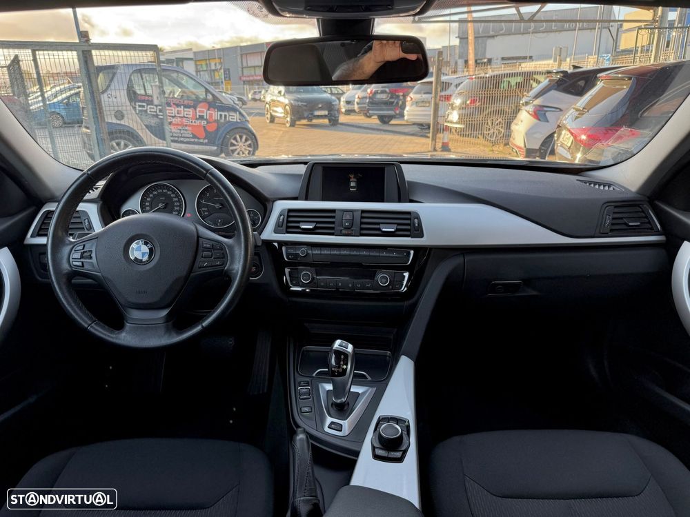 BMW 330 e iPerformance Advantage - 22
