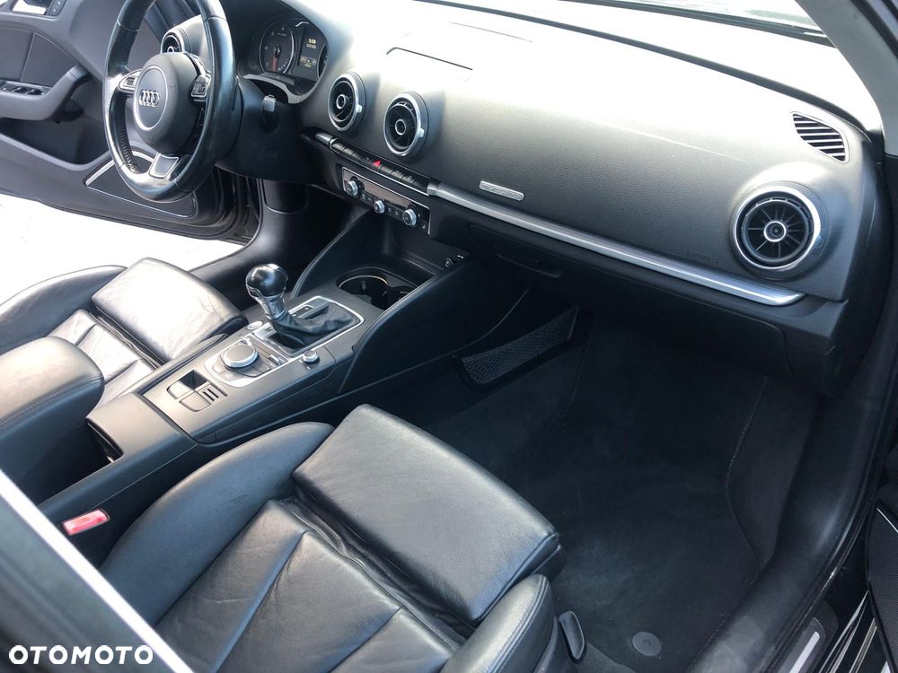 Audi A3 Sportback 2.0 TDI (clean diesel) quattro S tronic Ambiente - 9