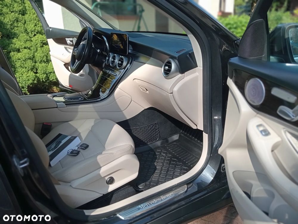 Mercedes-Benz GLC 300 4Matic 9G-TRONIC - 14