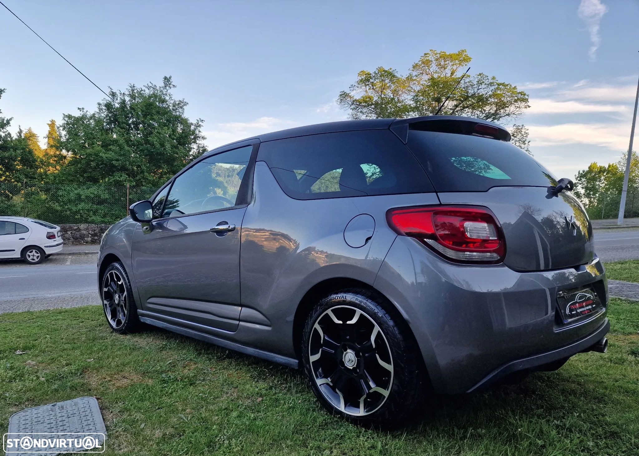 Citroën DS3 1.6 HDi Airdream So Chic - 1