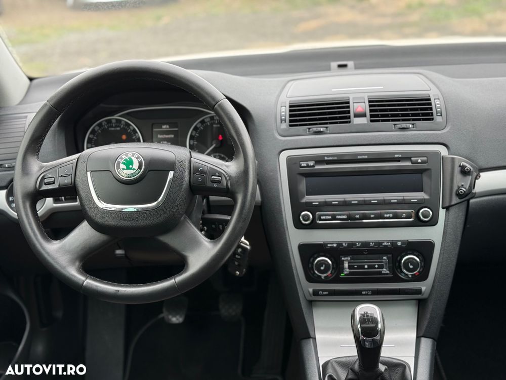 Skoda Octavia 2.0 TDI DPF Ambition - 8