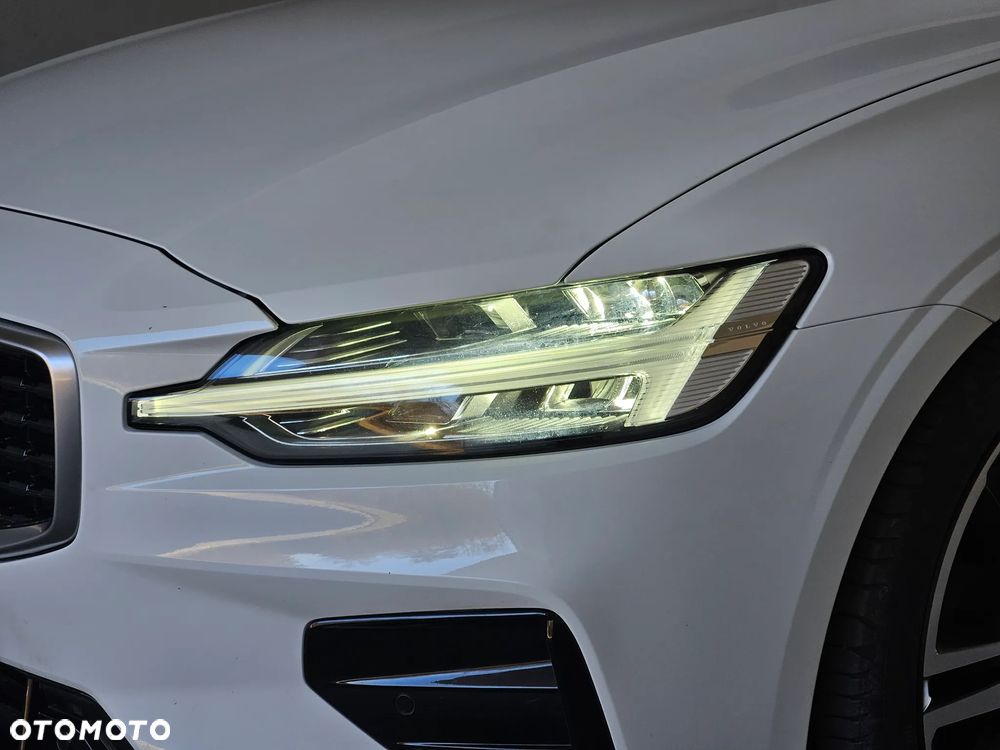 Volvo S60 T4 R-Design - 11