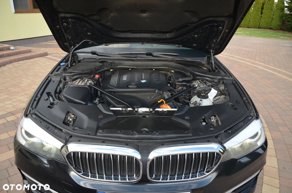 BMW Seria 5 520d M Sport - 33