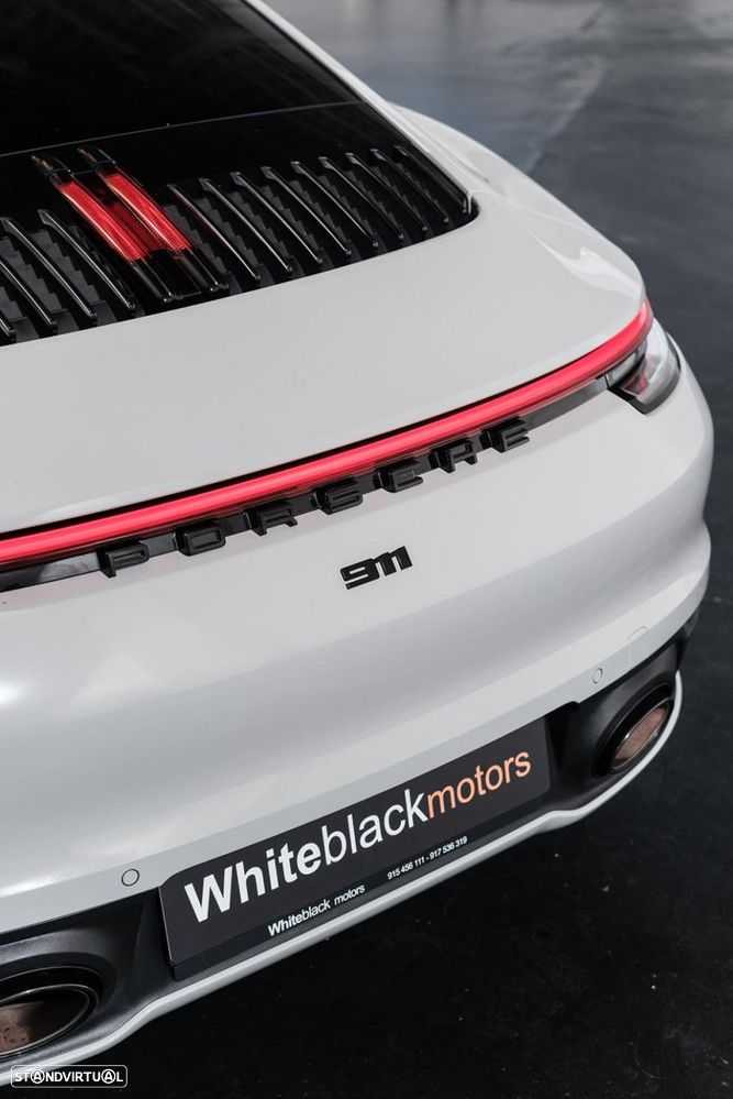 Porsche 911 Série F Carrera 4S - 7