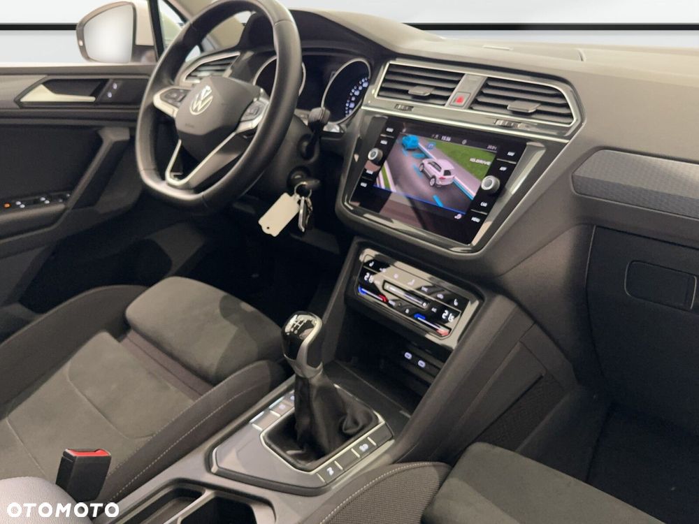 Volkswagen Tiguan - 22