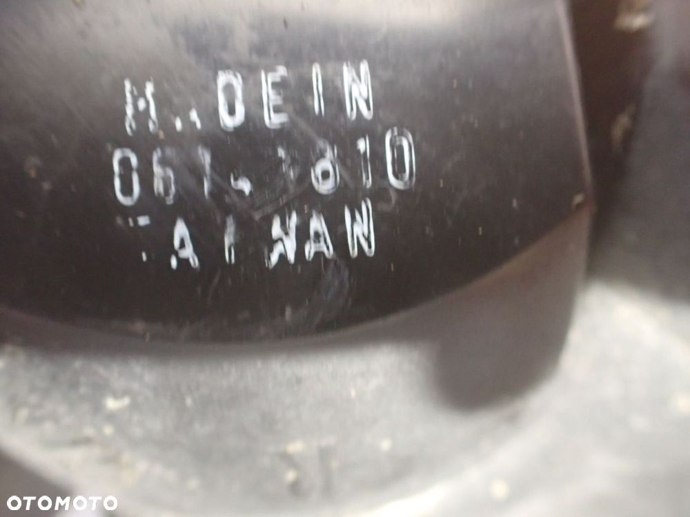 LAMPA PRAWA TYLNA VOLKSWAGEN T4 1.9TD 11-A211B - 1
