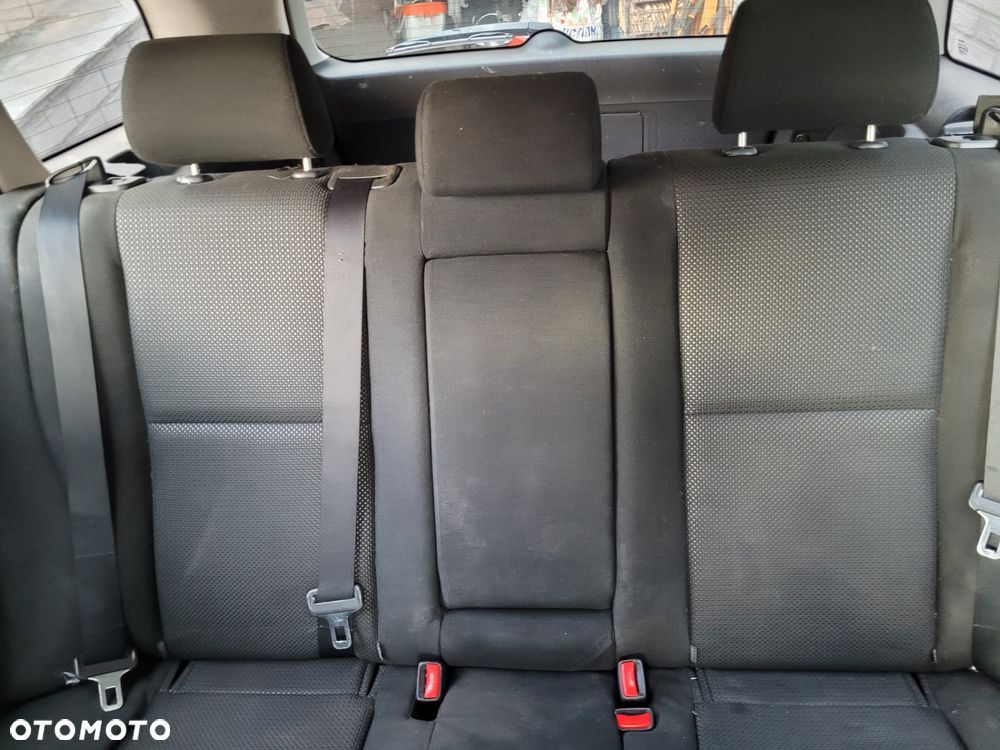 Toyota Avensis 1.8 VVT-i Sol - 11