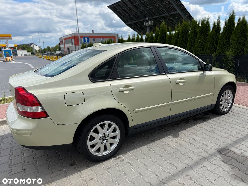 Volvo S40 2.0D Momentum - 4