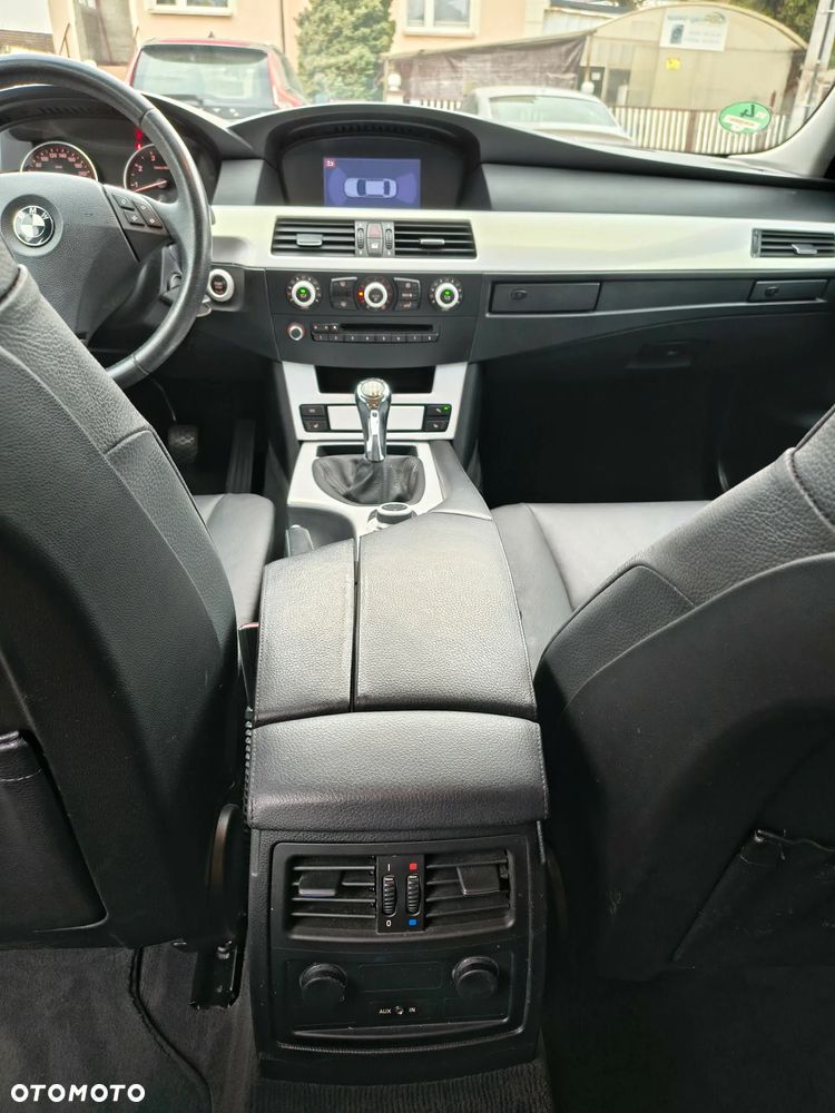 BMW Seria 5 523i Edition Exclusive - 24