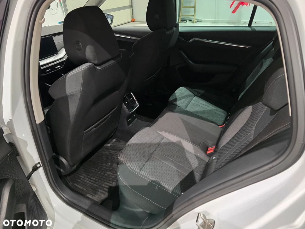 Skoda Octavia 2.0 TDI Style DSG - 10