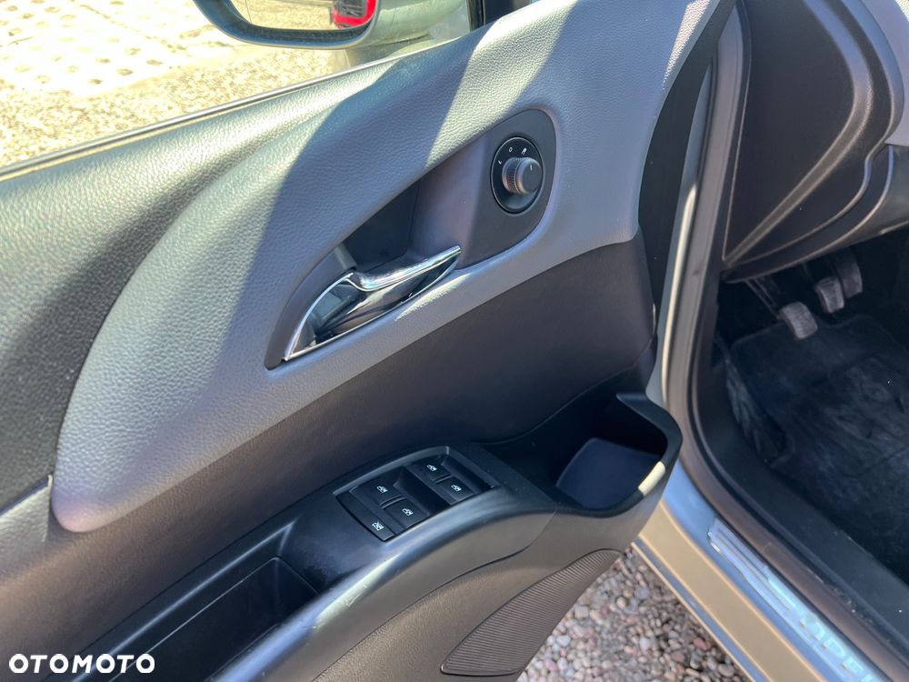 Opel Meriva 1.4 T Cosmo S&S - 15