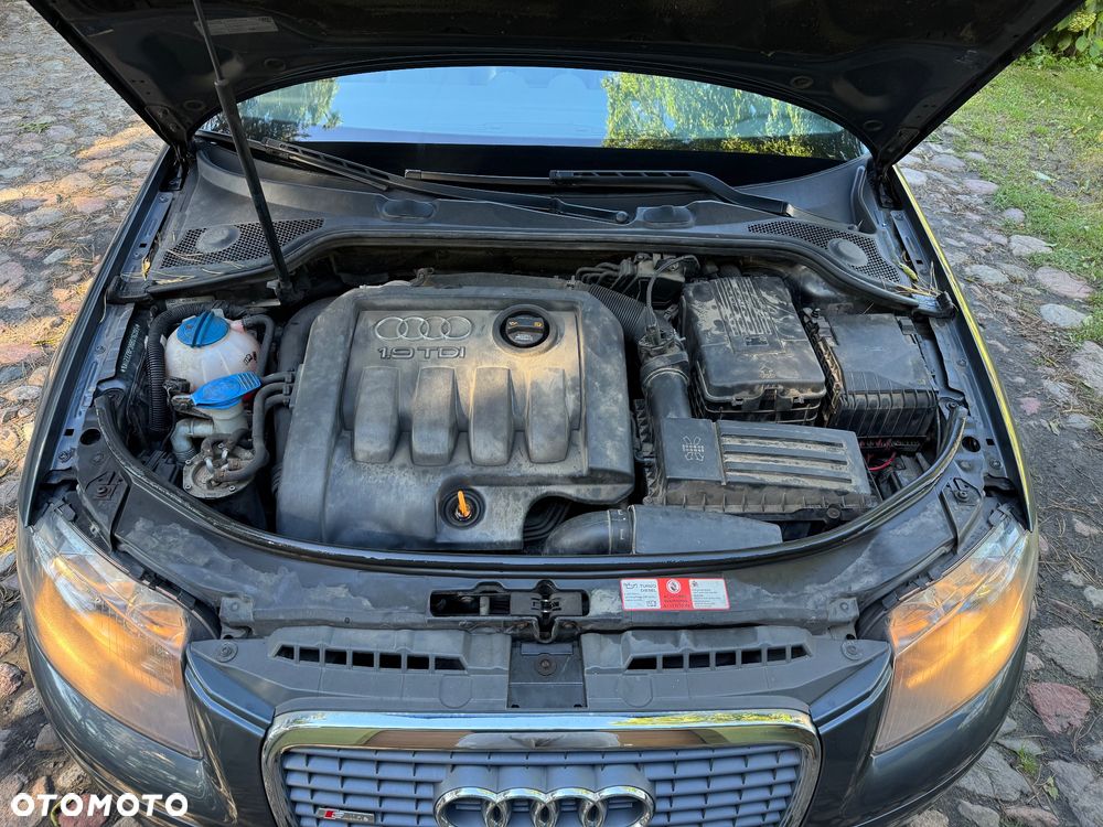 Audi A3 Sportback 1.9 TDI S line Sportpaket plus - 33