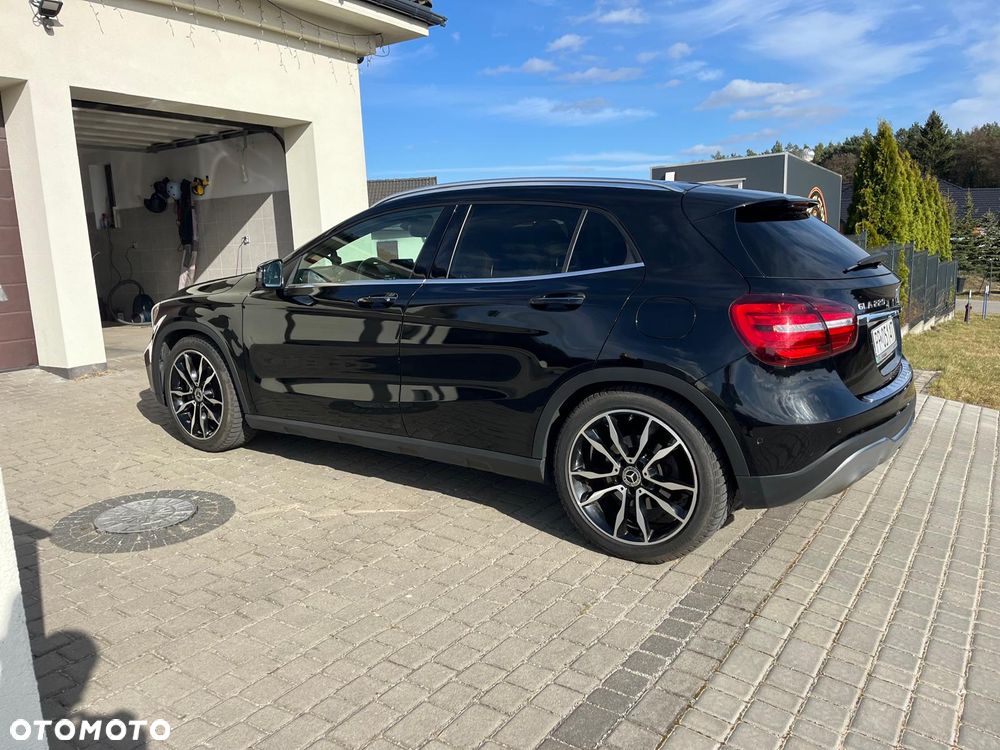 Mercedes-Benz GLA 220 4-Matic - 7